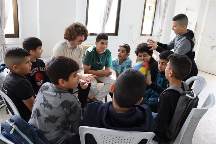 Volunteer to Help Palestinian Refugees
